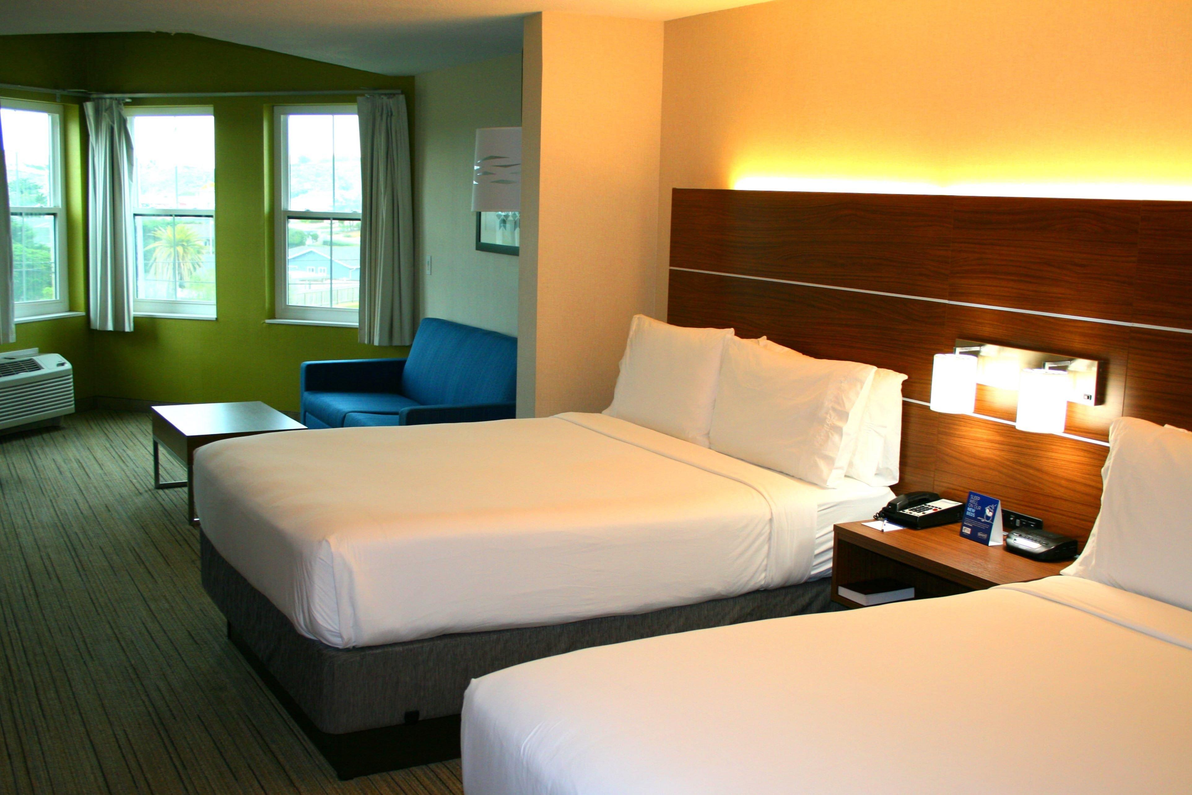 Holiday Express & By Ihg Marina