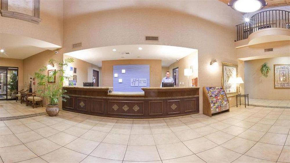 Hotel Holiday Express & By Ihg Marina