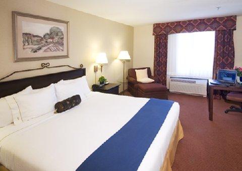Holiday Express & By Ihg Marina